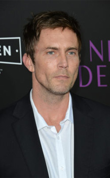Desmond Harrington